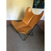 Fauteuil AA BUTTERFLY en cuir miel